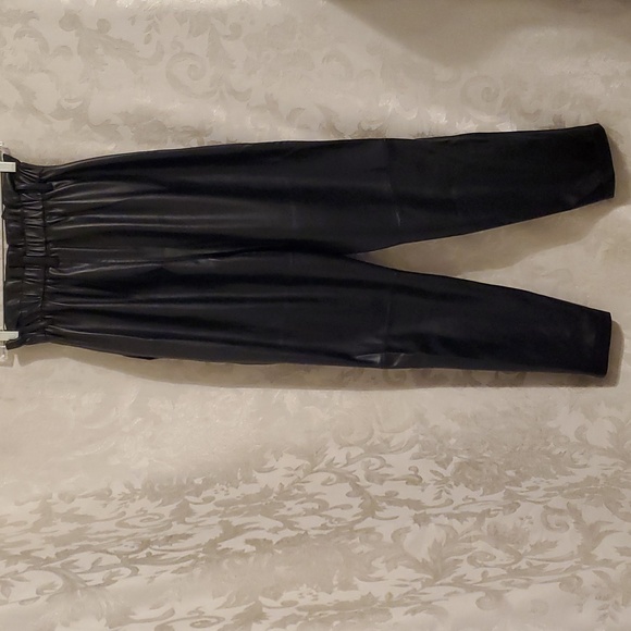 SZ. 2 WOMEN'S BB DAKOTA by: STEVE MADDEN FAUX LEATHER - Picture 2 of 4